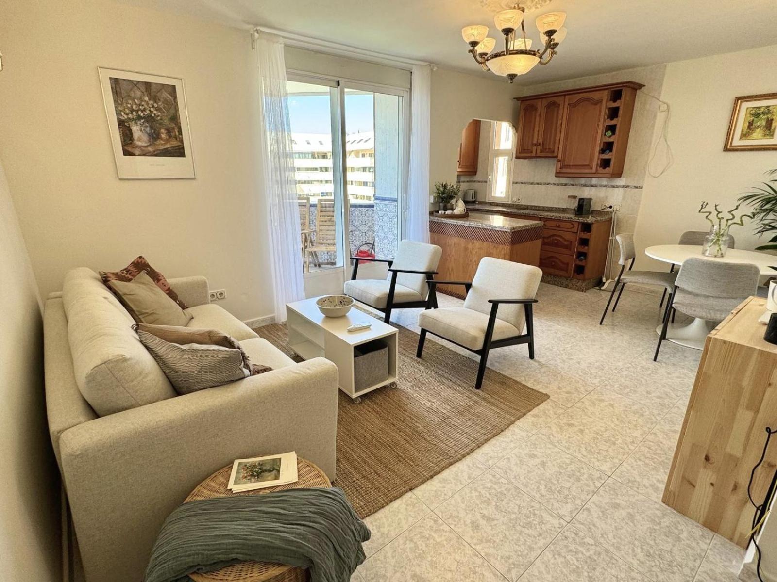 Beachfront With Terrace And Seaviews Fuengirola